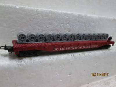 HO SCALE : LIMA THE SOUTHERN RAILROAD FLATCAR WITH LOAD - LOT 149Q