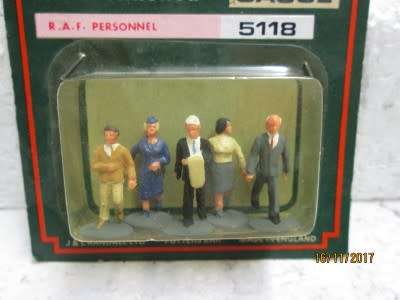 HO/OO SCALE : MERIT HOBBY FIGURINES (RAF PERSONNEL) - LOT 154Q