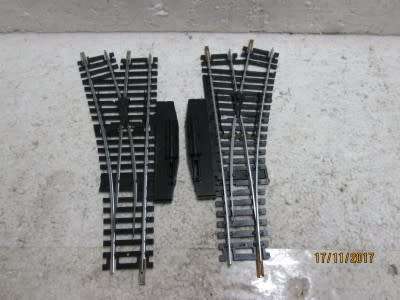 HO/OO SCALE : LIMA  LEFT + RIGHT POINT - LOT 170Q
