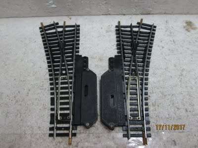 HO/OO SCALE : LIMA  LEFT + RIGHT POINTS - LOT 171Q