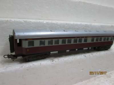 HO SCALE : LIMA SAR TRANS-KAROO FIRST CLASS COACH - LOT 196Q