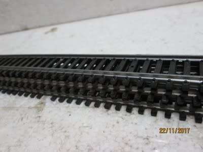 HO SCALE : LIMA x5 LONG PIECES OF TRACK - LOT 228Q