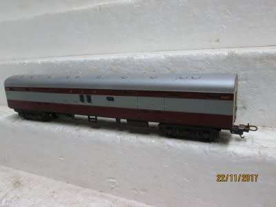HO SCALE : LIMA SAR TRANS-KAROO BAGGAGE CAR - LOT 231Q