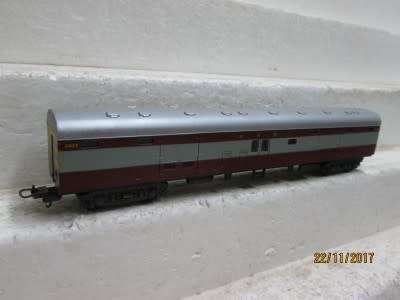 HO SCALE : LIMA SAR TRANS-KAROO BAGGAGE CAR - LOT 231Q