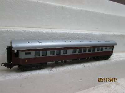 HO SCALE : LIMA SAR TRANS-KAROO FIRST CLASS COACH - LOT 233Q