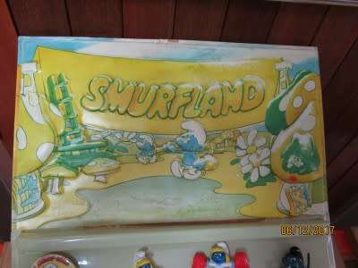 SMURF COLLECTION OF 17 ITEMS - LOT 386Q