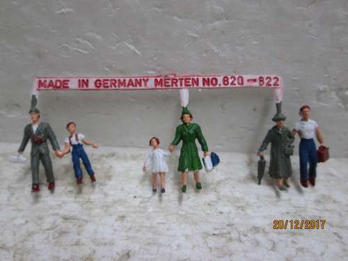 HO SCALE : WALTER MERTEN PLATFORM PEOPLE - LOT 426Q