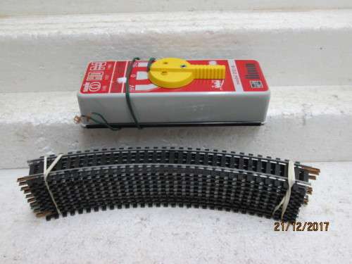 HO SCALE : LIMA TRACK & BATTERY CONTROLLER - LOT 487Q