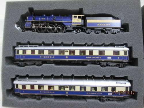 HO SCALE : MARKLIN RHEINGOLD TRAIN SET - LOT 346R