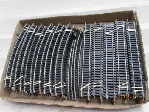 HO SCALE : LIMA TRACK (ONE BEERBOX FULL) - LOT 501Q