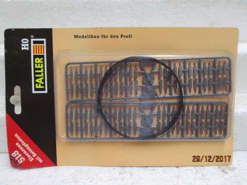 HO SCALE : FALLER IRON FENCE WITH CONCRETE POSTS (KIT) - LOT 633Q