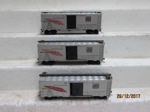 HO SCALE : ATHEARN x3 WESTERN PACIFIC BOX CARS - LOT 641Q