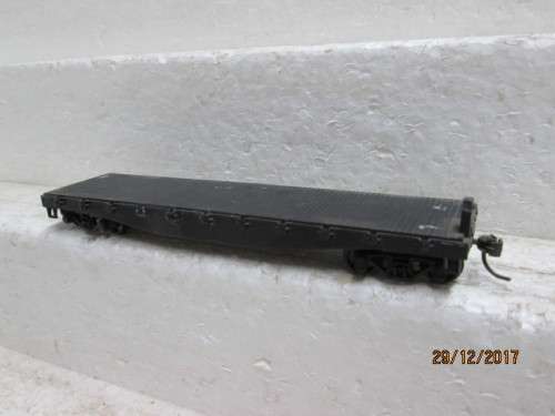 HO SCALE : ATHEARN 40' FLAT CAR - LOT 665Q