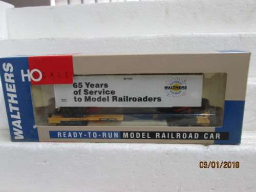 HO SCALE : WALTHERS FRONT RUNNER (WAGON) WITH 45' ROAD TRAILER - LOT 786Q