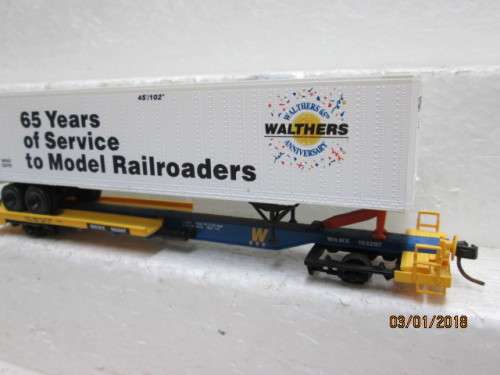 HO SCALE : WALTHERS FRONT RUNNER (WAGON) WITH 45' ROAD TRAILER - LOT 786Q