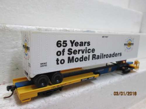 HO SCALE : WALTHERS FRONT RUNNER (WAGON) WITH 45' ROAD TRAILER - LOT 786Q