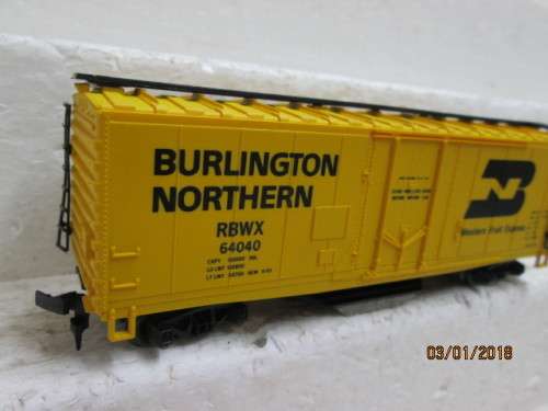 HO SCALE : ROCO BOX CAR RAIL CLEANER (BOXED) - LOT 793Q