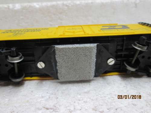 HO SCALE : ROCO BOX CAR RAIL CLEANER (BOXED) - LOT 793Q