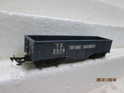OO SCALE : TRI-ANG OPEN GOODS (MADE IN SOUTH AFRICA) - LOT 960Q