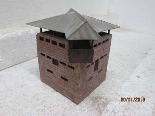 HO SCALE : SAR BRIDGE BLOCK HOUSE - LOT 15R