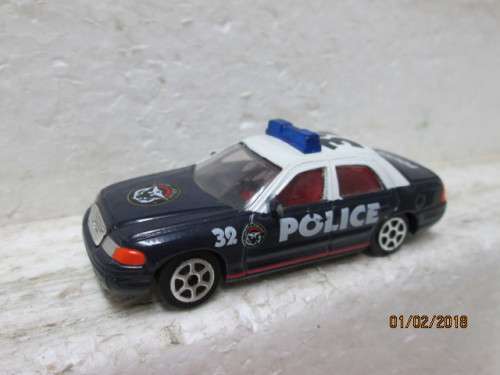DIE CAST - REALTOY FORD CROWN VICTORIA POLICE CAR (Reduced to clear)  - LOT 32R