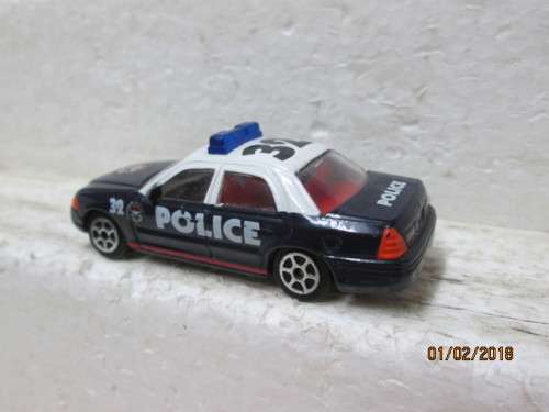 DIE CAST - REALTOY FORD CROWN VICTORIA POLICE CAR (Reduced to clear)  - LOT 32R