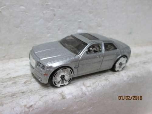 DIE CAST - HOTWHEELS CHRYSLER 300C (Reduced to clear) - LOT 36R