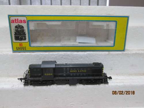 HO SCALE : KATO RS1 DIESEL LOCO - LOT 263R
