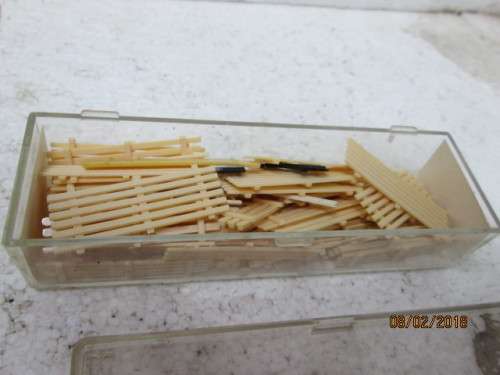 HO SCALE : WOOD LOADS - LOT 394R