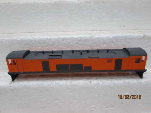 HO SCALE : SAR CLASS 7E3 ORANGE ELECTRIC LOCO BODY (SPOORNET) - LOT 436R