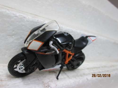 DIE-CAST 1:18 SCALE BBURAGO KTN RCB SUPERBIKE - LOT 537R