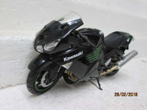DIE-CAST 1:12 SCALE KAWASAKI NINJA ZX-14 - LOT 544R