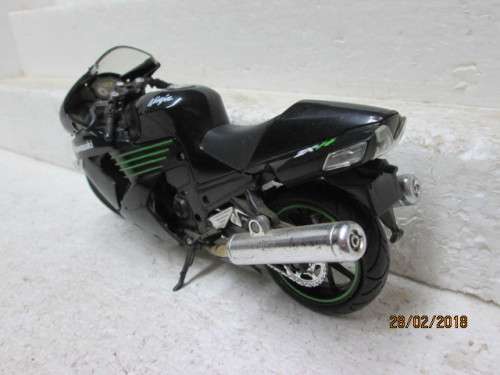 DIE-CAST 1:12 SCALE KAWASAKI NINJA ZX-14 - LOT 544R