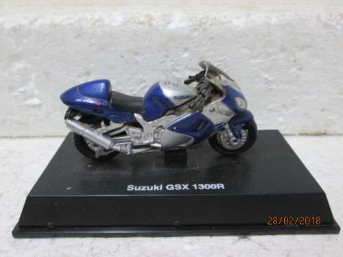 DIE-CAST 1:32 SCALE SUZUKI GSX 1300R - LOT 549R