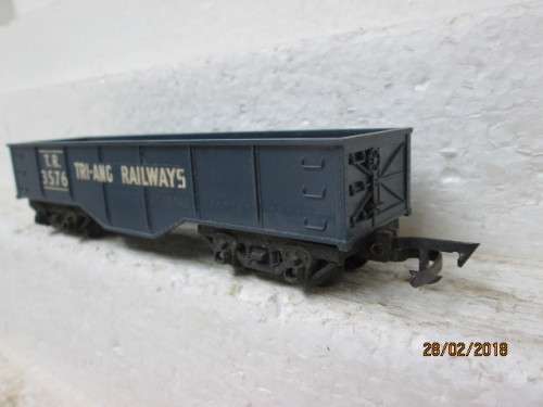 OO SCALE : TRI-ANG OPEN GOODS (MADE IN SOUTH AFRICA) - LOT 570R