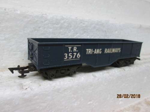 OO SCALE : TRI-ANG OPEN GOODS (MADE IN SOUTH AFRICA) - LOT 570R