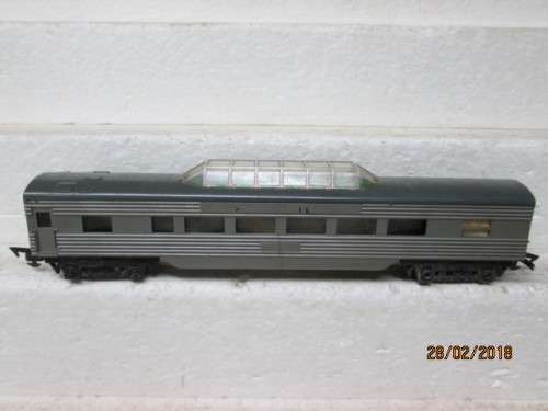 OO SCALE : TRI-ANG PASSENGER COACH WITH SKY ROOF (MADE IN SOUTH AFRICA) - LOT 573R