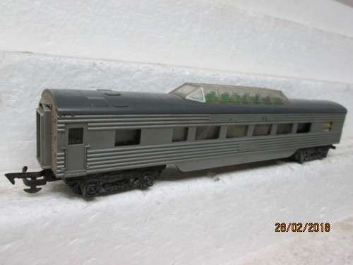 OO SCALE : TRI-ANG PASSENGER COACH WITH SKY ROOF (MADE IN SOUTH AFRICA) - LOT 573R