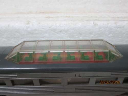 OO SCALE : TRI-ANG PASSENGER COACH WITH SKY ROOF (MADE IN SOUTH AFRICA) - LOT 573R