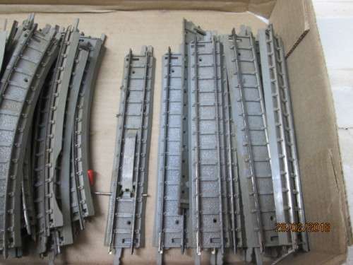 OO SCALE : TRI-ANG TRACK & EQUIPMENT (MADE IN SOUTH AFRICA) - LOT 579R