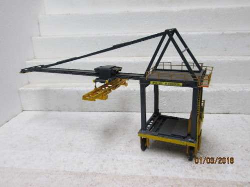 HO SCALE : SAR HARBOUR CONTAINER CRANE (SCRATCH BUILT) - LOT 615R