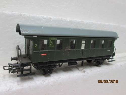 HO SCALE : MARKLIN SECOND CLASS COACH - LOT 690R