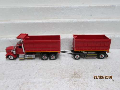 1:43 SCALE DIE-CAST KENWORTH TIPPER TRUCK AND TRAILER - LOT 763R
