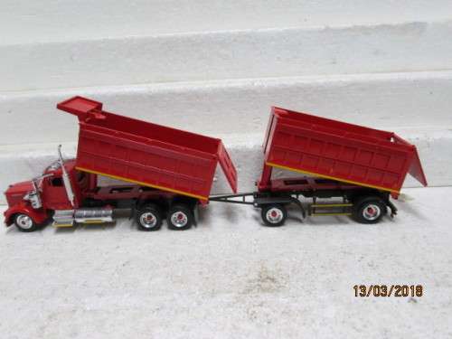 1:43 SCALE DIE-CAST KENWORTH TIPPER TRUCK AND TRAILER - LOT 763R