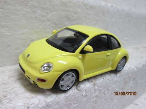 1:43 SCALE DIE-CAST -DELPRADO- VOLKSWAGON NEW BEETLE- LOT 824R