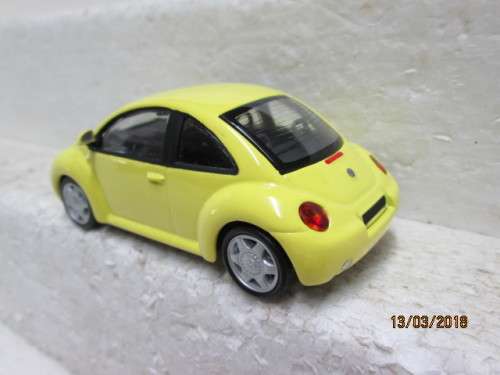 1:43 SCALE DIE-CAST -DELPRADO- VOLKSWAGON NEW BEETLE- LOT 824R