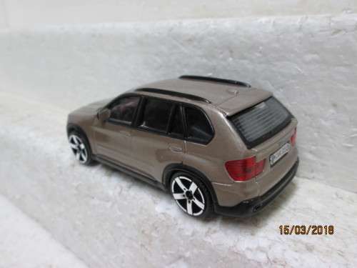 BBURAGO- 1:43 SCALE- BMW X5 - LOT 948R