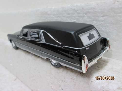 IXO- 1:43 SCALE- CADILLAC FLEETWOOD HEARSE - LOT 971R