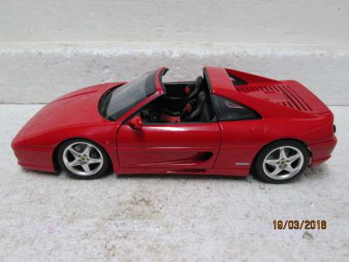 1:18 SCALE UT MODELS FERRARI F355 - LOT 989R