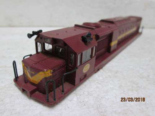 HO SCALE : LIMA SAR CLASS 34 DIESEL LOCO BODY - LOT 267S